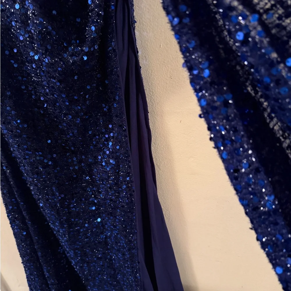 Elegant Blue Sequin Maxi Dress - Picture 8 of 9